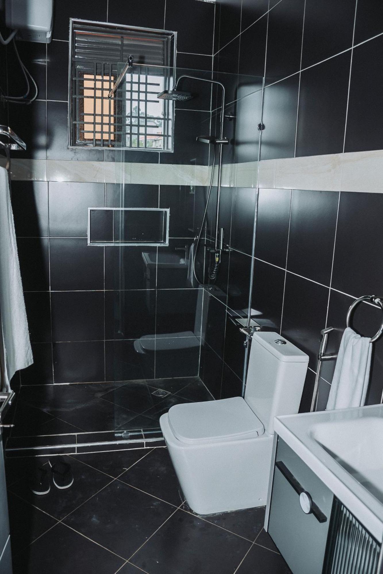 Cozy I, 1 Bedroom Kyanja Appartement *