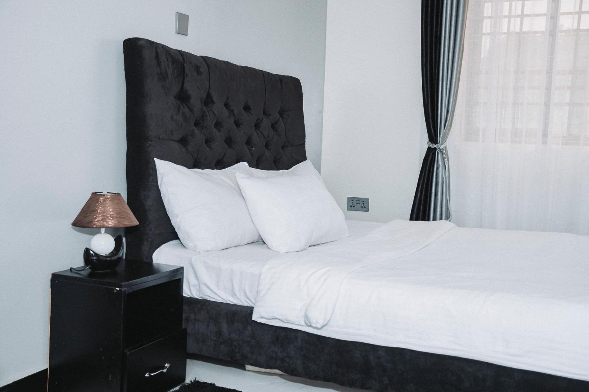 Cozy I, 1 Bedroom Kyanja * Kampala