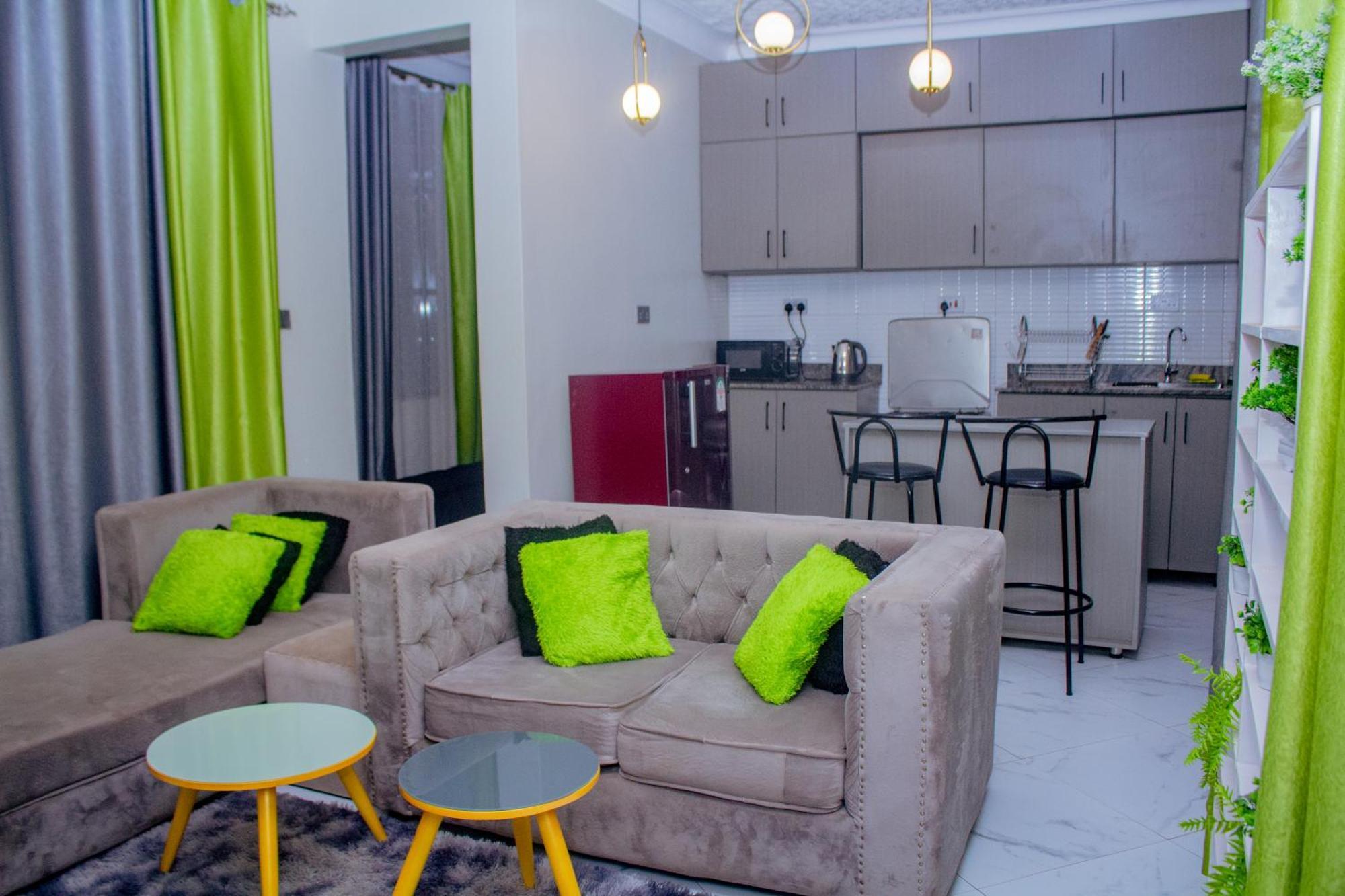 Cozy I, 1 Bedroom Kyanja * Kampala