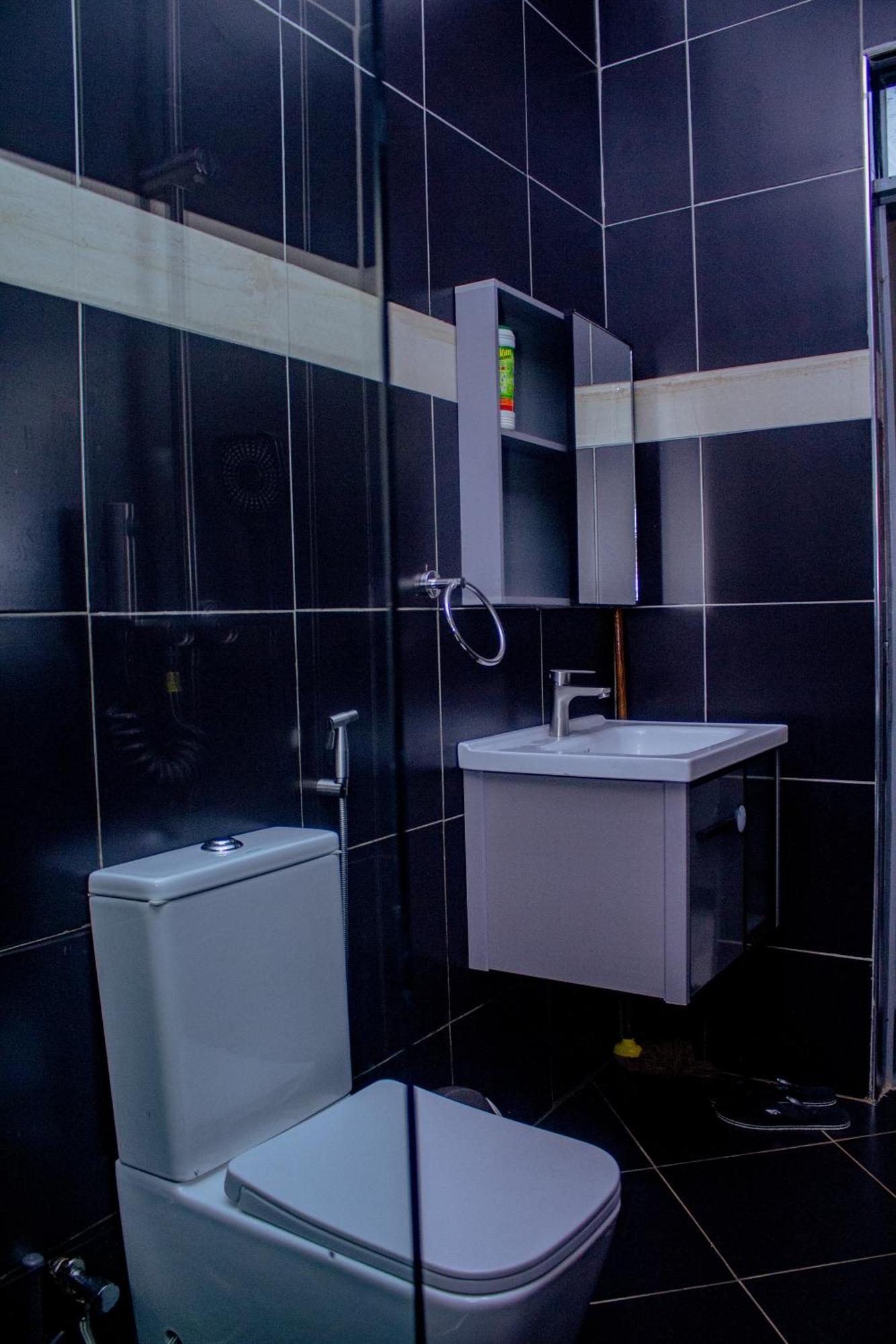 Cozy I, 1 Bedroom Kyanja Appartement *